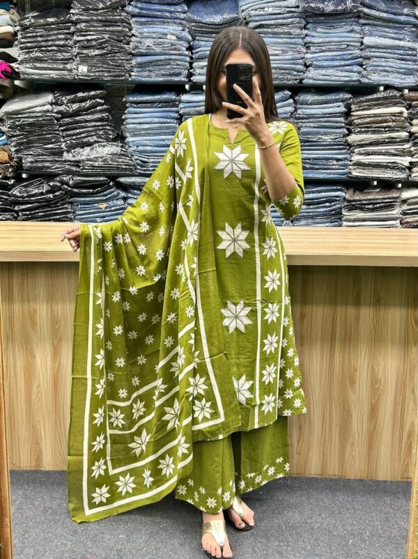 Beautiful Katha work on kurti