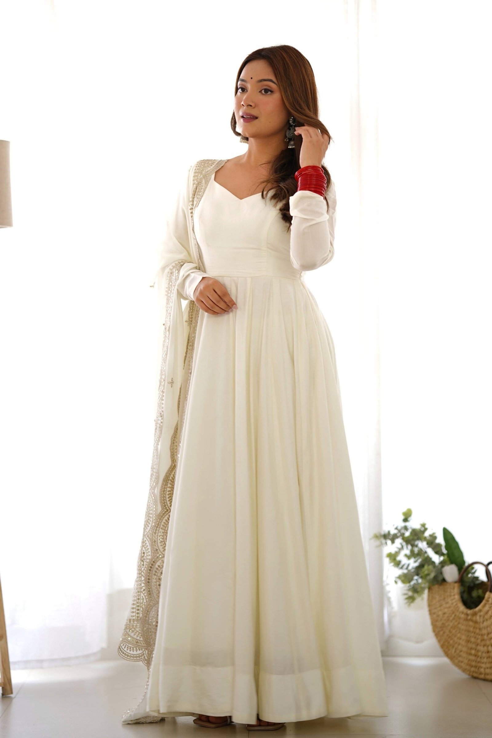 Exquisite White Heavy Pure Romansilk Anarkali Suit with Embroidery Sequence Dupatta Exquisite White Heavy Pure Romansilk Anarkali Suit with Embroidery Sequence Dupatta