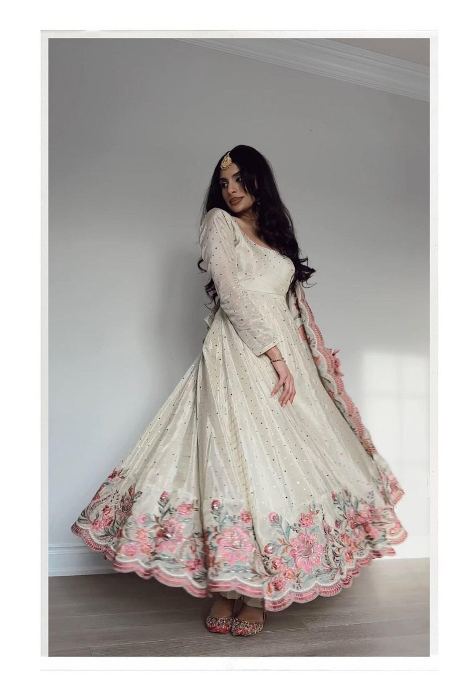 Off-White Vichitra Silk Gown Set Off-White Vichitra Silk Gown Set