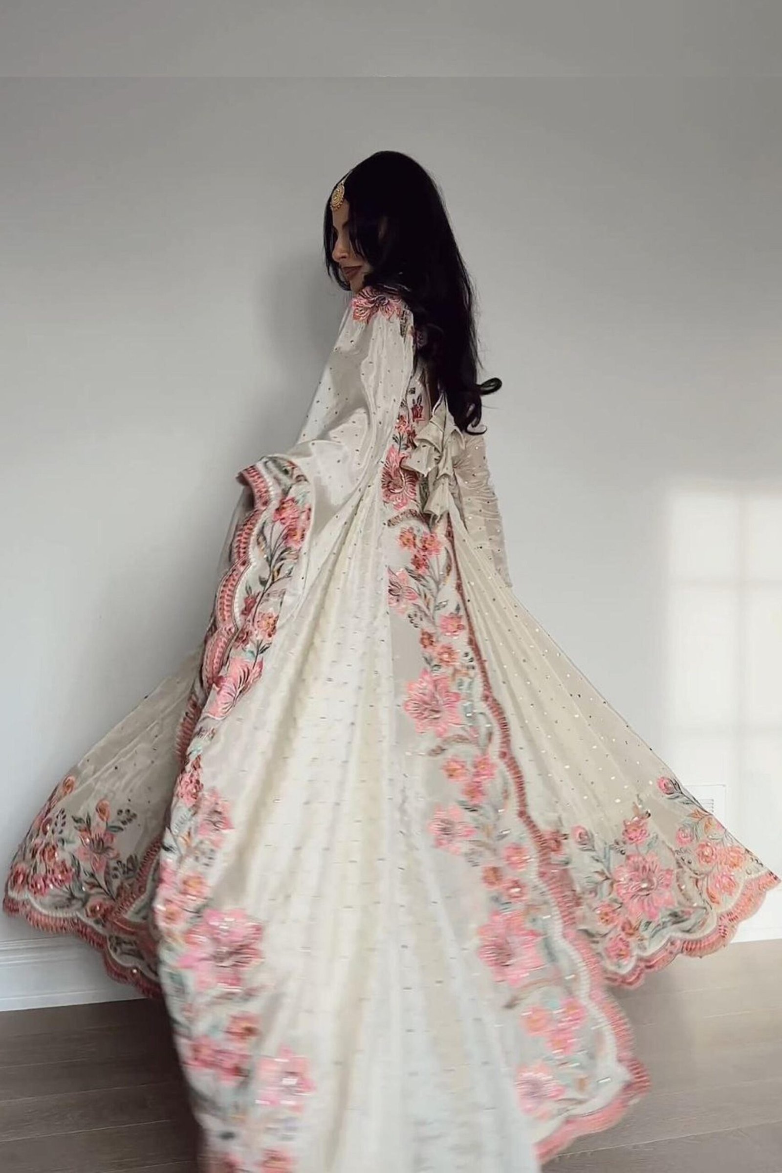 Off-White Vichitra Silk Gown Set Off-White Vichitra Silk Gown Set