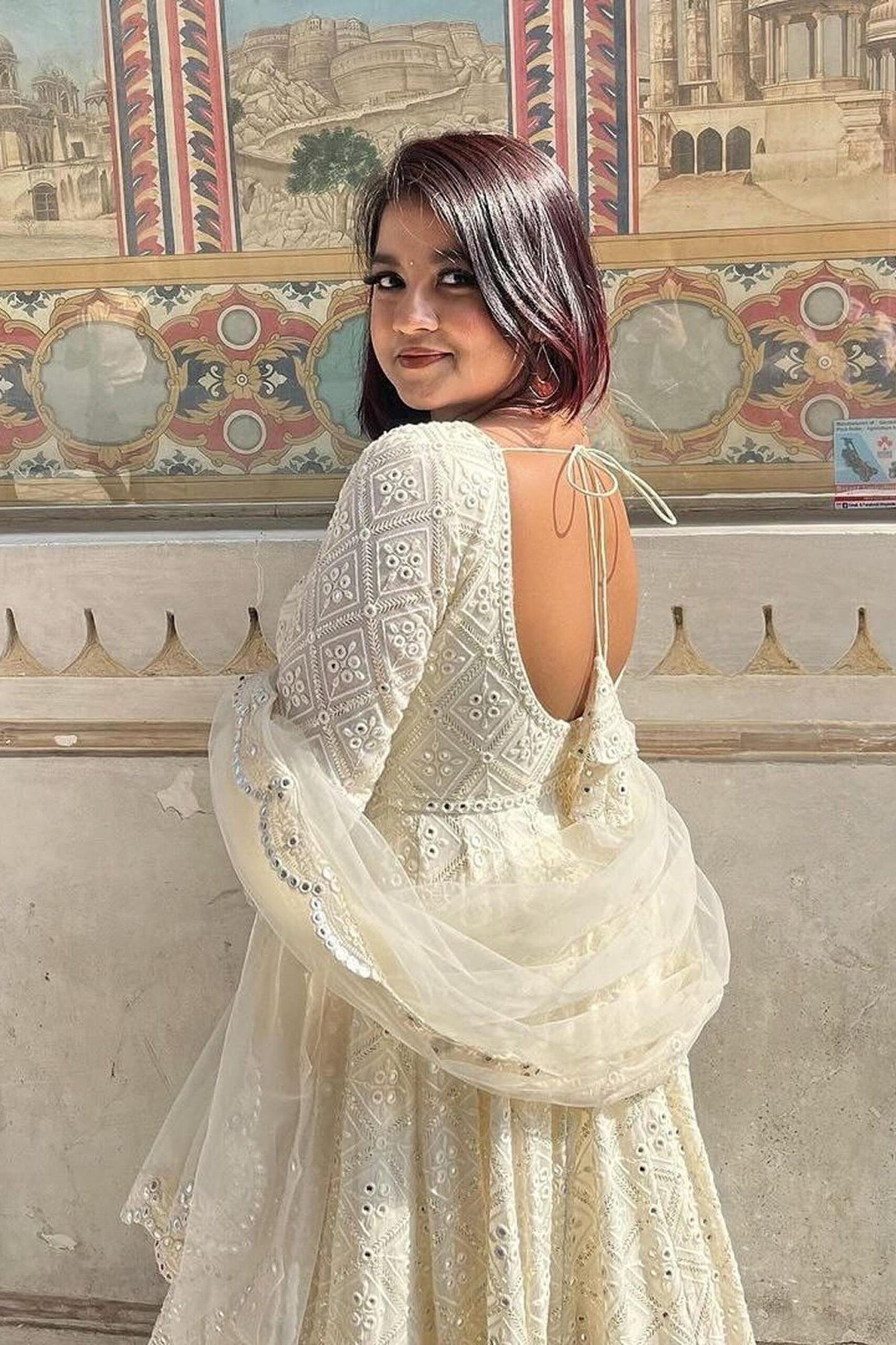 Luxurious White Georgette Anarkali Suit Set with Lakhnawi Work Luxurious White Georgette Anarkali Suit Set with Lakhnawi Work