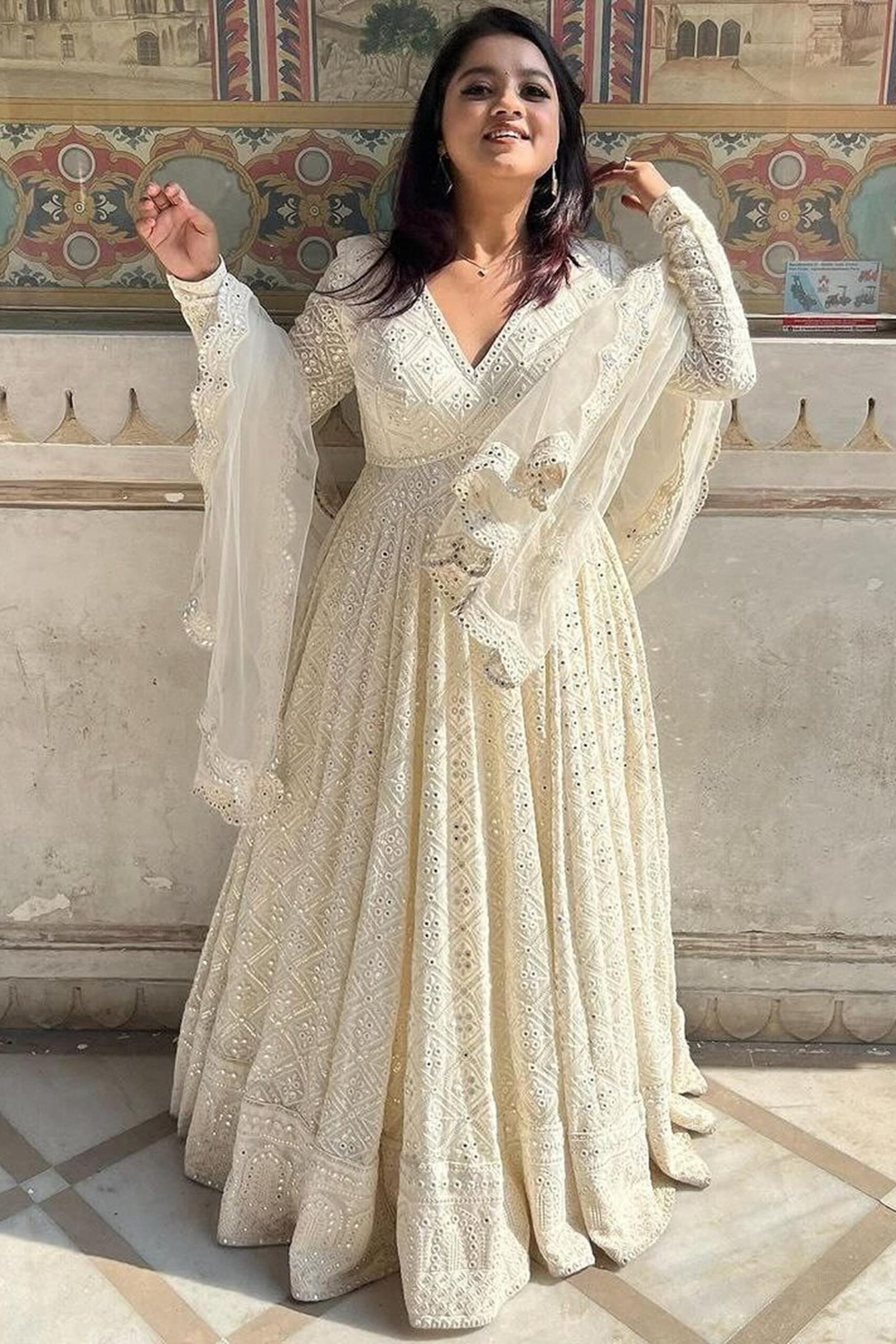 Luxurious White Georgette Anarkali Suit Set with Lakhnawi Work Luxurious White Georgette Anarkali Suit Set with Lakhnawi Work