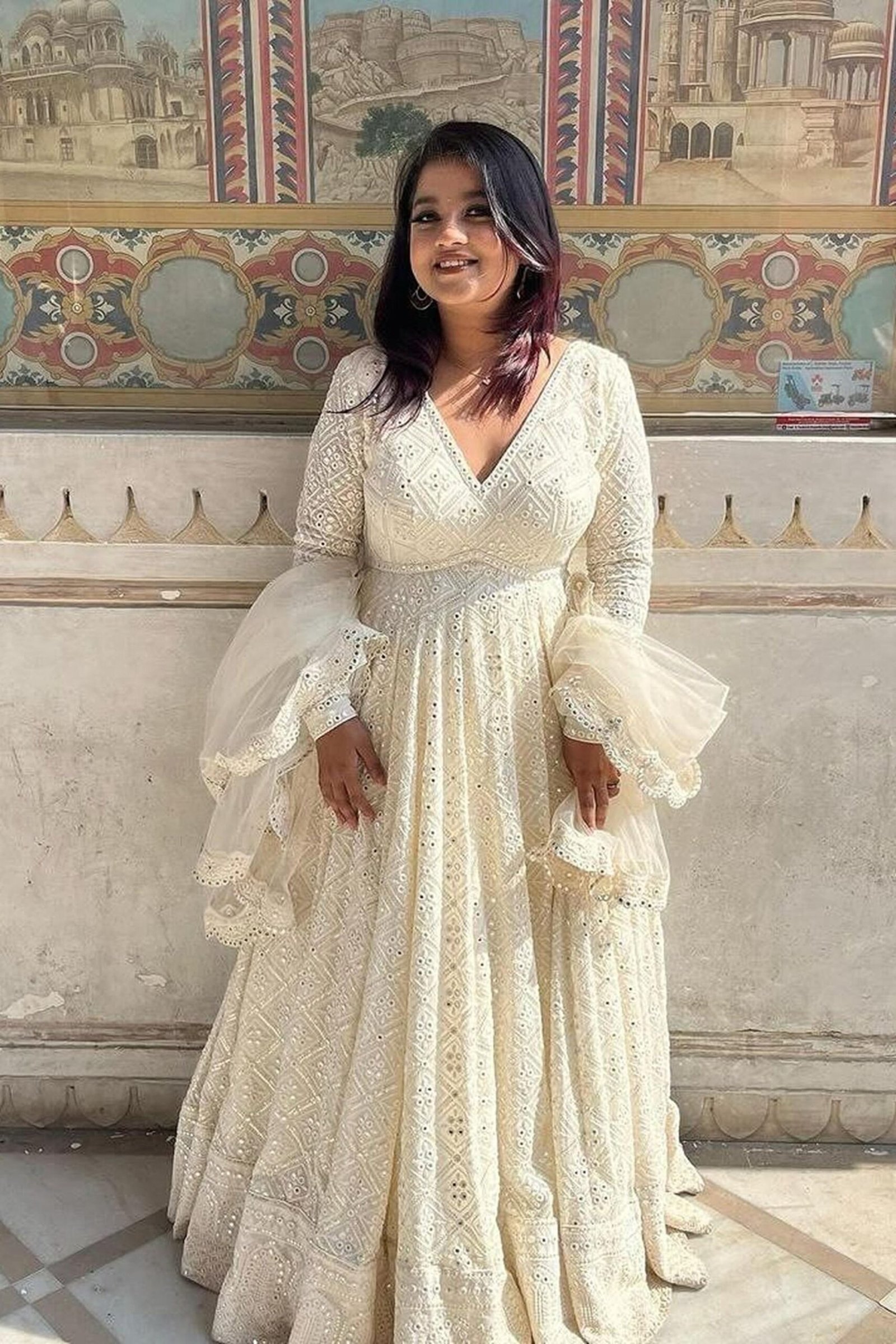 Luxurious White Georgette Anarkali Suit Set with Lakhnawi Work Luxurious White Georgette Anarkali Suit Set with Lakhnawi Work